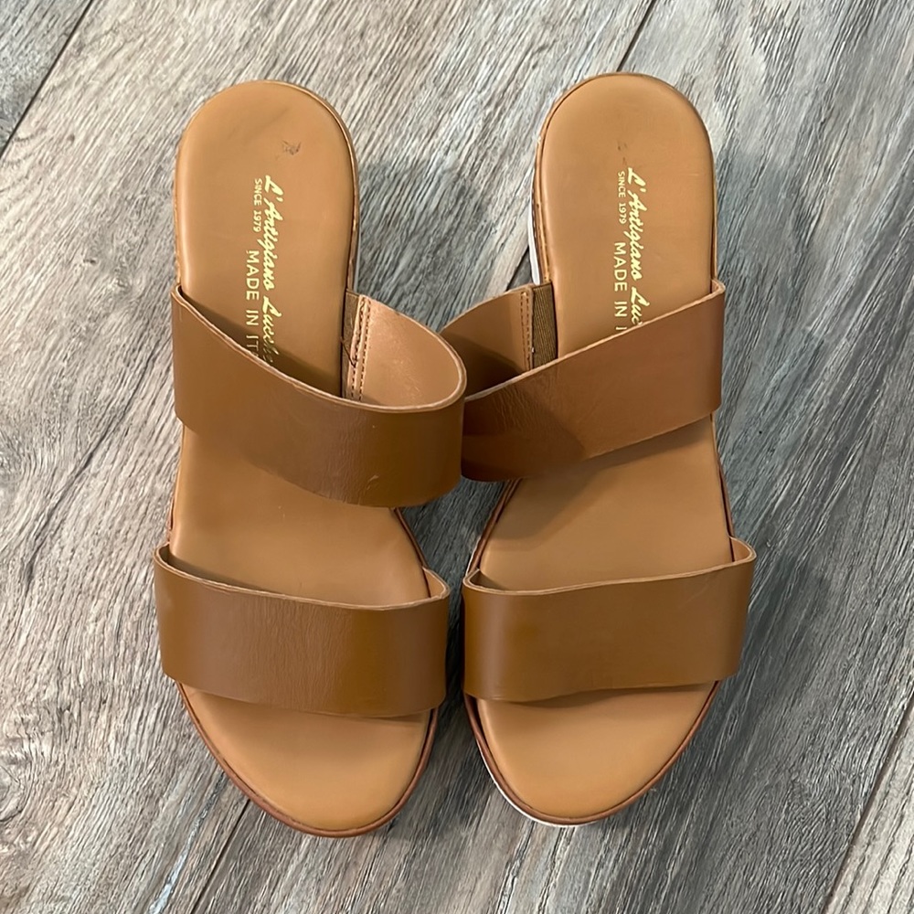 2 for $20 ⭐️ Super cute platform sandals